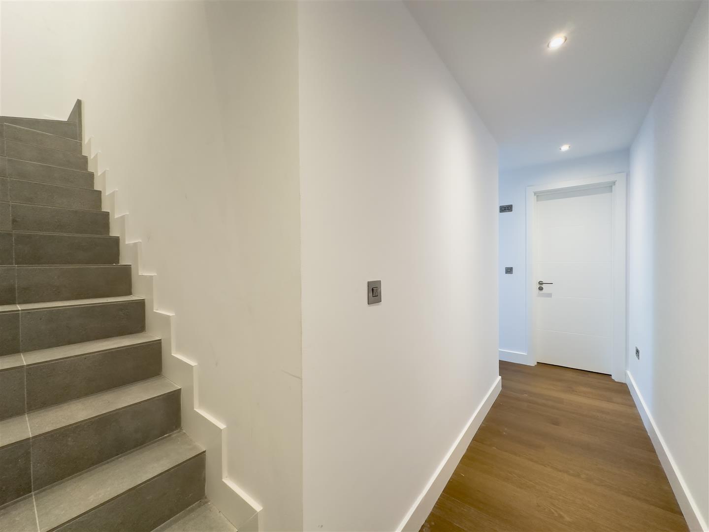 Image of Apartment - 3 Bedrooms - 2 Bathrooms for Rental in Arengos Gardens-Gibraltar, Image 19